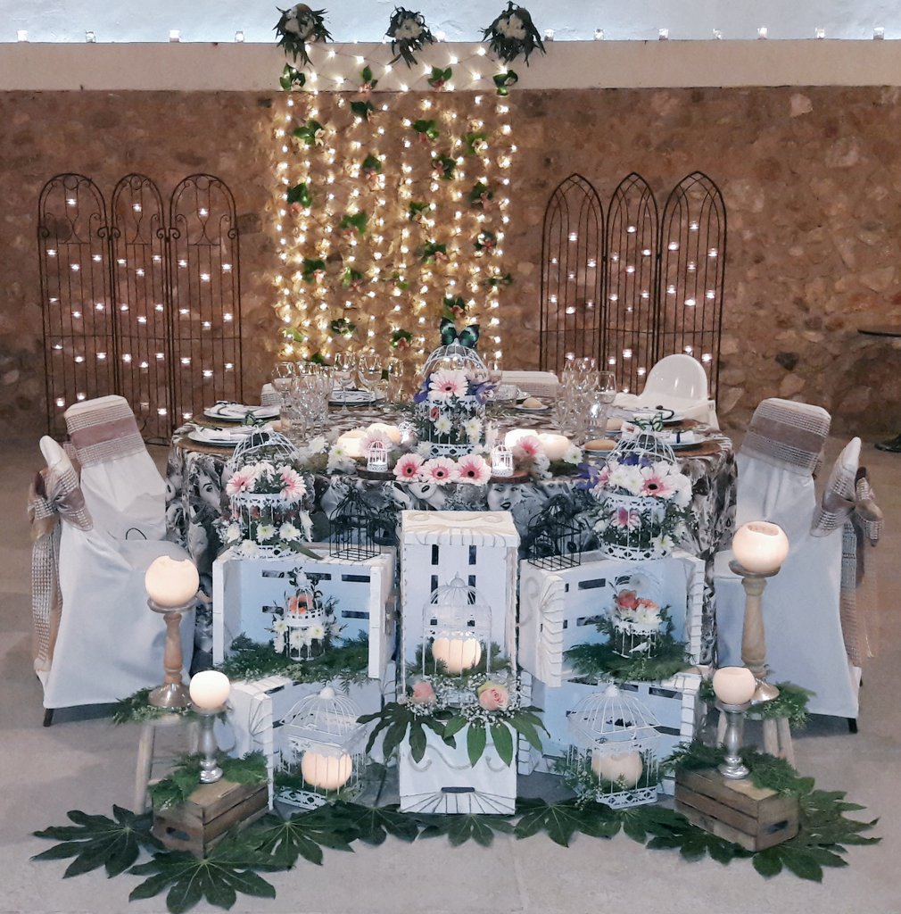AlekHosep's tweet photo. Decoración de Mesa Nupcial 
#elpoblet #bodasnet #wedingdecor #decor #decoracioninteriores #decoracionexteriores #exterior #interior #salondebodas #alicante #spain #comuniones #bautizo #wedding #weddingceremony #weddingevents https://t.co/lcv3bVVgcL
