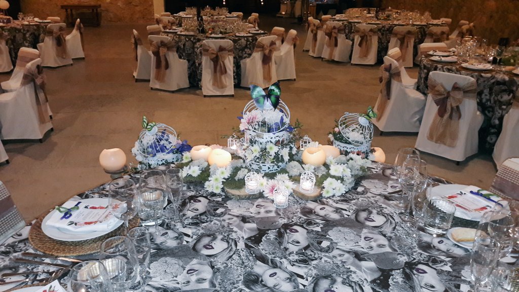 AlekHosep's tweet photo. Decoración de Mesa Nupcial 
#elpoblet #bodasnet #wedingdecor #decor #decoracioninteriores #decoracionexteriores #exterior #interior #salondebodas #alicante #spain #comuniones #bautizo #wedding #weddingceremony #weddingevents https://t.co/lcv3bVVgcL