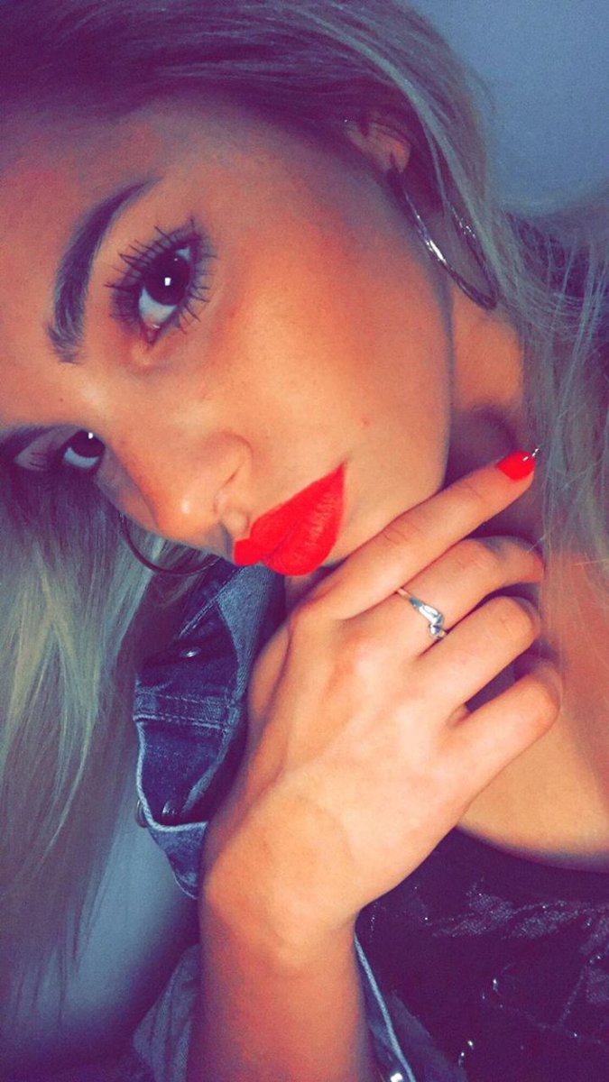 DaianaPerfecion's tweet photo. RT SI QUIEREN A @DaianaaQuiroz NOMINADA EN LOS PREMIOS
 #PremiosMTVMiaw 2018 @MTVLA https://t.co/kXWLMSgX5l
