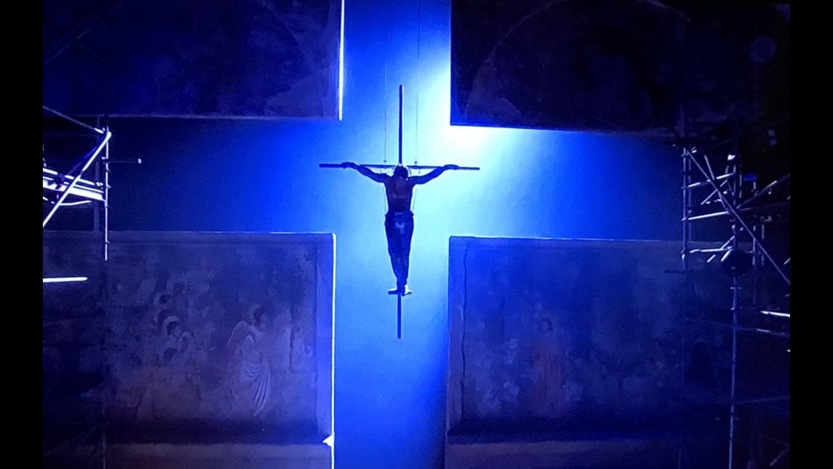 VDroth's tweet image. Something unexpectedly cinematic has happened to Jesus #JesusChristSuperstarLive
