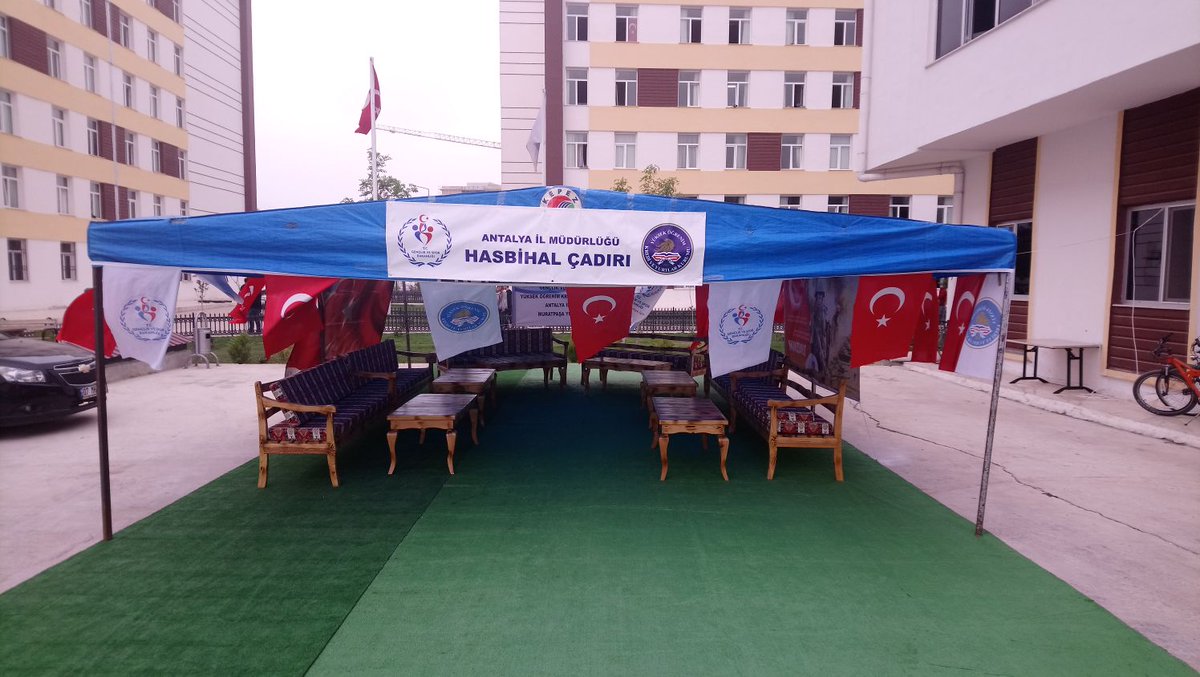 "Çay ve pasta bizden, muhabbet sizden"🤗 öğrencilerimizle buluşmaya devam ediyoruz...

Hasbihal Çadırımızın yarın ki konuğu Akdeniz Üniversitesi Rektörü <a href="/profmustafaunal/">Prof Dr MUSTAFA ÜNAL</a> 😎

Elmalılı Hamdi Yazır Yurdumuzda 19.30'da KYK öğrencilerimizi bekliyoruz 😉

#HasbihalÇadırı