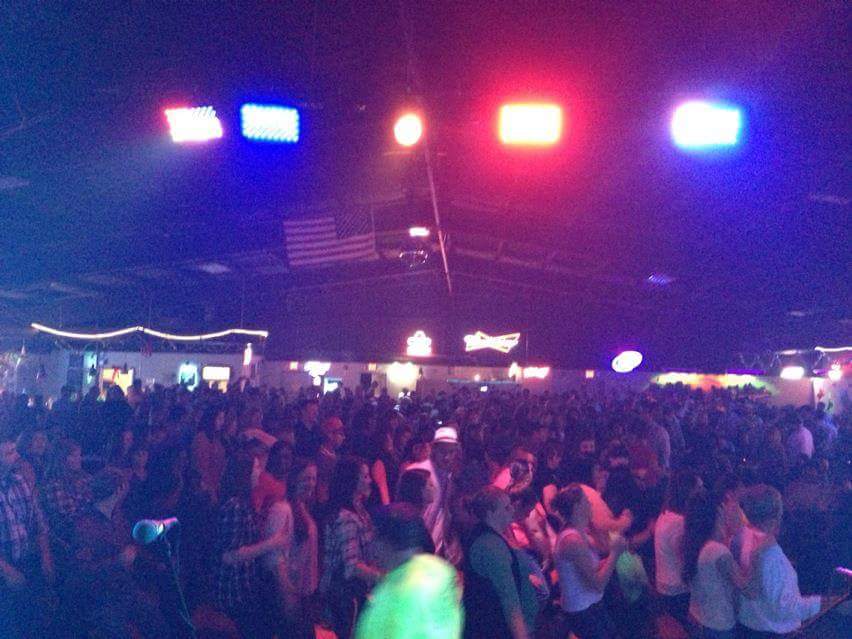 BuckSixx's tweet photo. Buck Sixx would like to invite everyone to Mommas Country in Lewisburg, Tn this Saturday night! We'll be rockin to the wee hours of the morning starting at 9pm! #Bucksixxmusic https://t.co/W26tU7fJGO