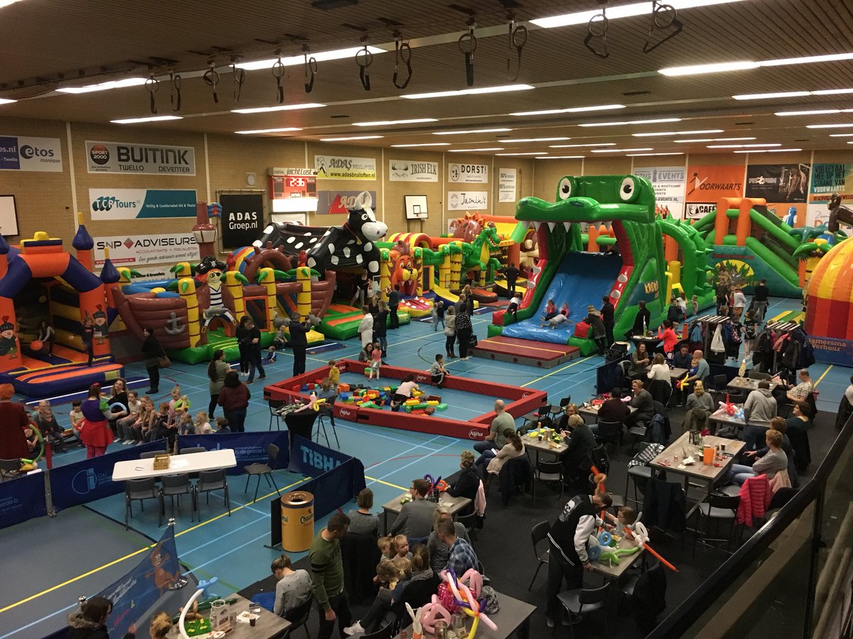 Gezelligheid bij Air Fantasy in Twello! <a href="/ds_Deventer/">de Stentor Deventer</a> <a href="/DeventerPost/">Deventer Post</a> <a href="/voorsternieuws/">voorsternieuws</a>