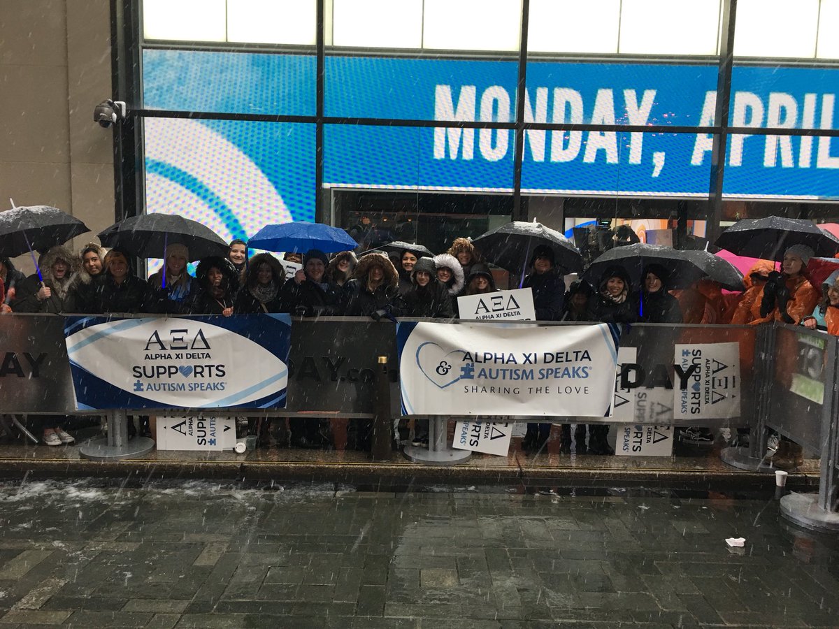 This morning ΑΞΔ helped light it up blue at The Today Show in New York City in honor of World Autism Awareness Day. 💙💙  #WAAD #alphaxidelta