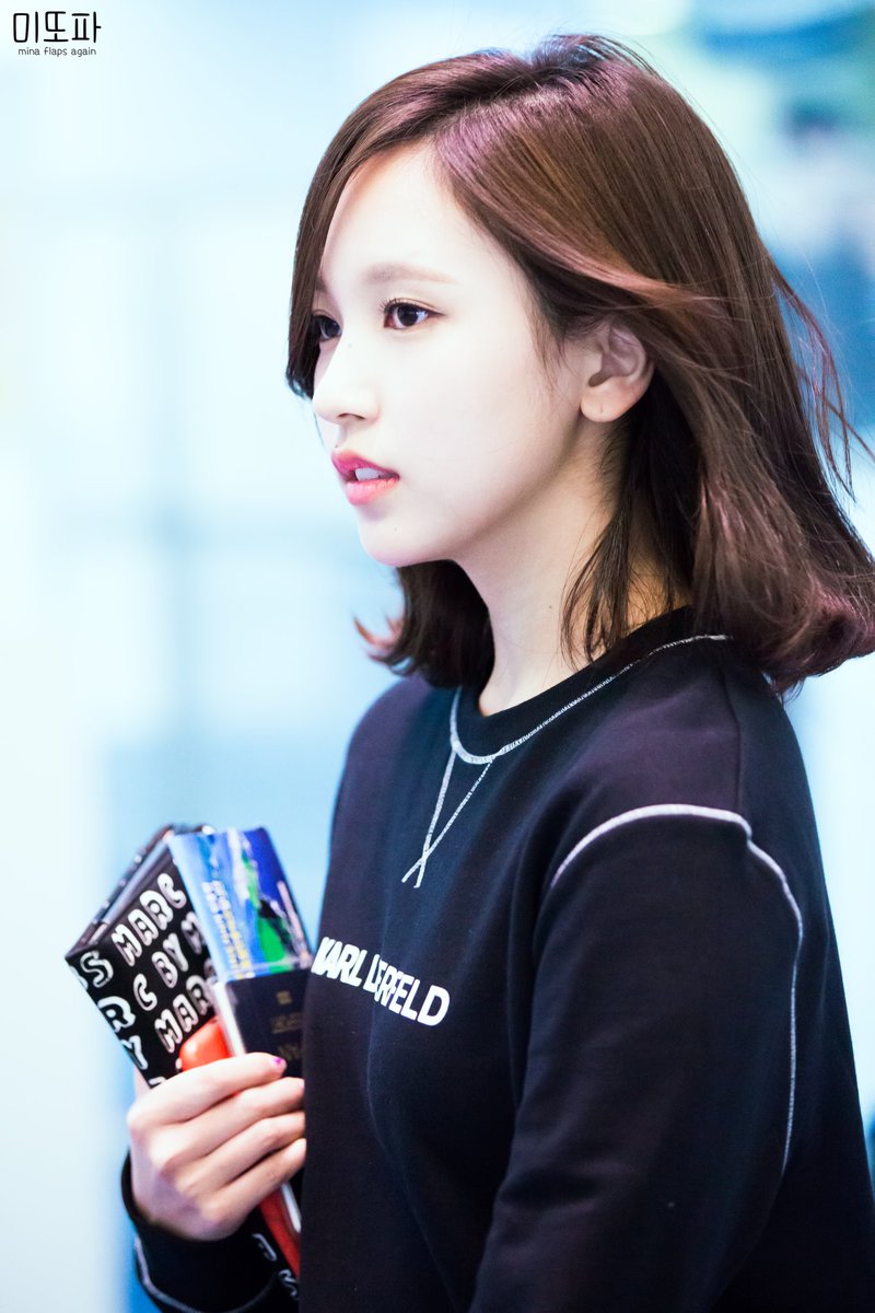 asilanom37's tweet photo. 180331 HND &amp; GMP
完璧な..💗
#TWICE #MINA #트와이스 #미나 https://t.co/wU3stCrT3M