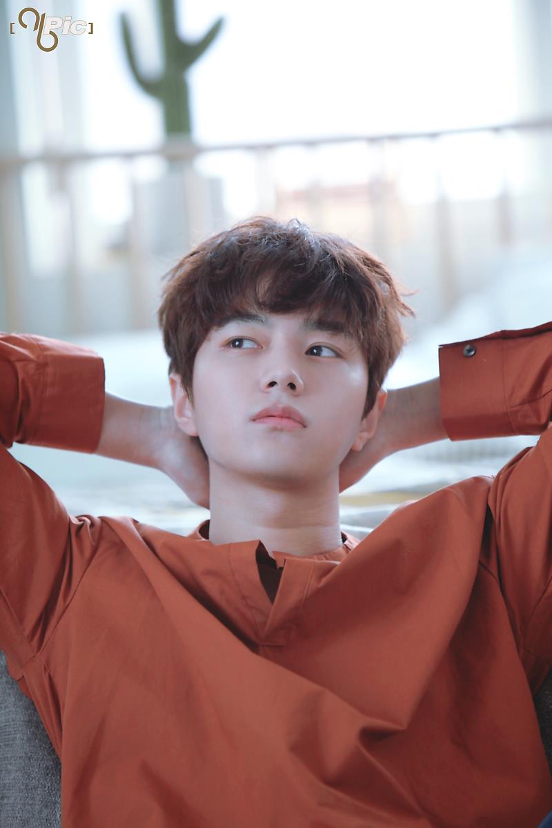 MyungSooBIASED's tweet photo. [PICS] 180402 Woollim Naver Post Update : Behind The Scene of INFINITE 2018 Season Greeting Part 2 - #인피니트 Myungsoo

More Pics ▶ https://t.co/ruL8UwqKk5

#엘 #명수 #김명수 https://t.co/pSU6OuCeBY