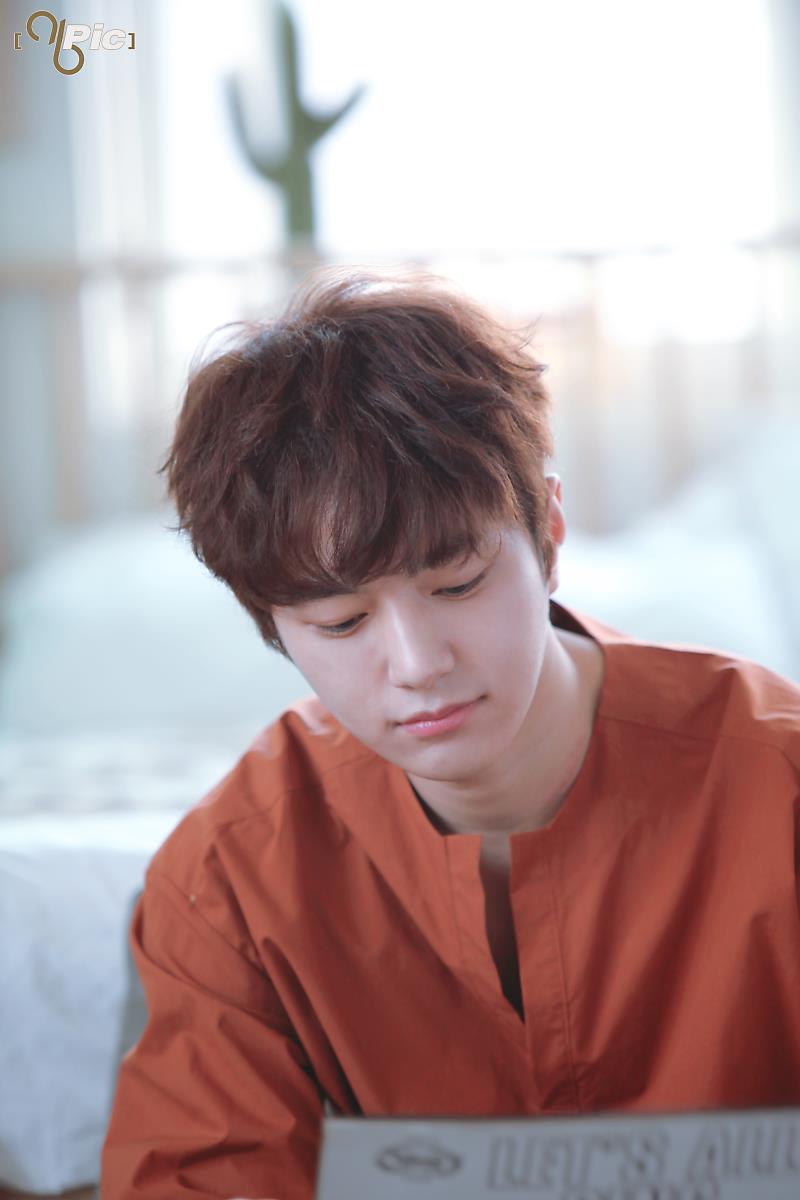 MyungSooBIASED's tweet photo. [PICS] 180402 Woollim Naver Post Update : Behind The Scene of INFINITE 2018 Season Greeting Part 2 - #인피니트 Myungsoo

More Pics ▶ https://t.co/ruL8UwqKk5

#엘 #명수 #김명수 https://t.co/uWIMG7sZky