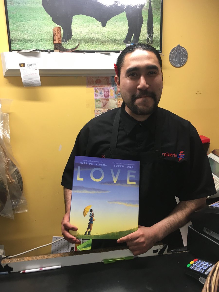 llws's tweet photo. This is Ricardo. He &amp; his brothers own the best taqueria in the whole metro, maybe the Midwest. Carniceria La Luz. 7th &amp; Splitlog KCK. They won @KCKPL #LibraryinthePark best taco the year @mattdelapena came so here’s LOVE for Ricardo, his wife and their new son #PLArippleout https://t.co/MVWwwBfTPO