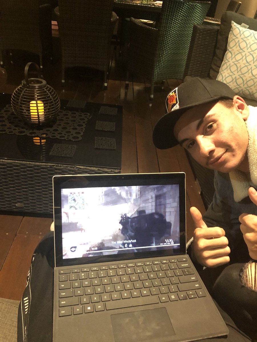 Zylaax's tweet image. Reminiscing of the old days with @flipintrust  we want to play cod4 again start a lobby now