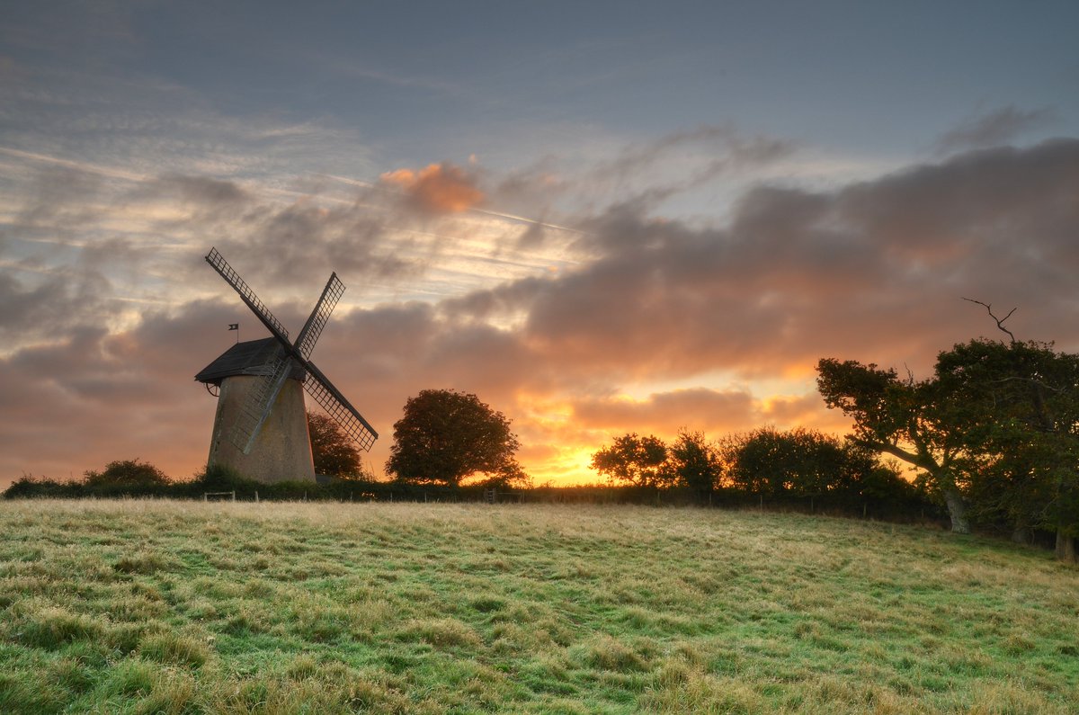 Its #BankHolidayMonday in need of some #Inspiration on this  #Rainy day? pop on into the #Guildhall #VisitorCentre for all your #Leaflets #Ideas #Maps & much more #SeeYouSoon #AprilShowers ☔️ @VisitIOW 
visitisleofwight.co.uk/inspiration/to…