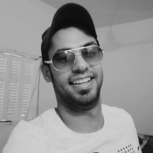 كنت ابتسم بالأمس، وأنا ابتسم اليوم، وسوف ابتسم بالغد. لأنه وبكل بساطة الحياة قصيرة جداً للبكاء على أي شيء