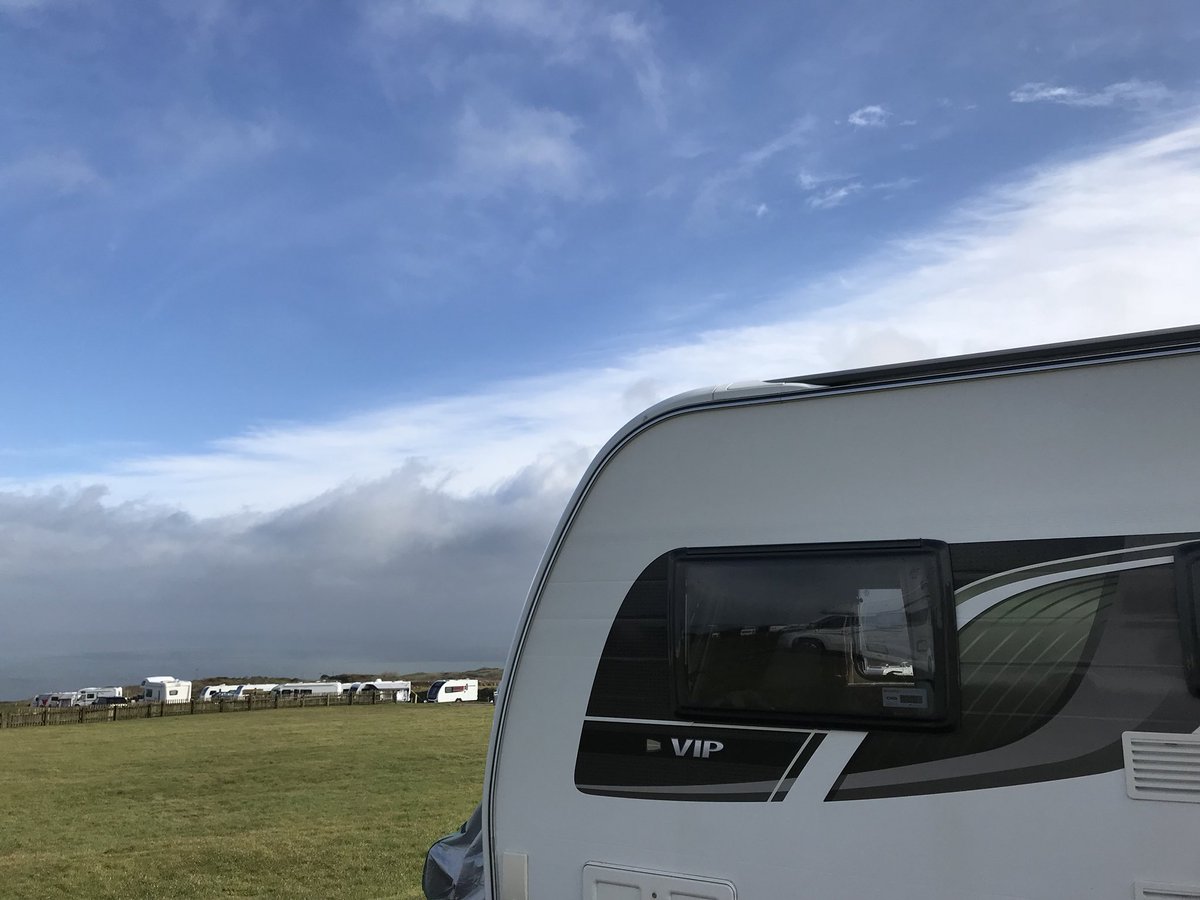 owenshepherd1's tweet photo. Blimey!! Blue sky!!! #EasterinDevon https://t.co/eOFmiGQOME