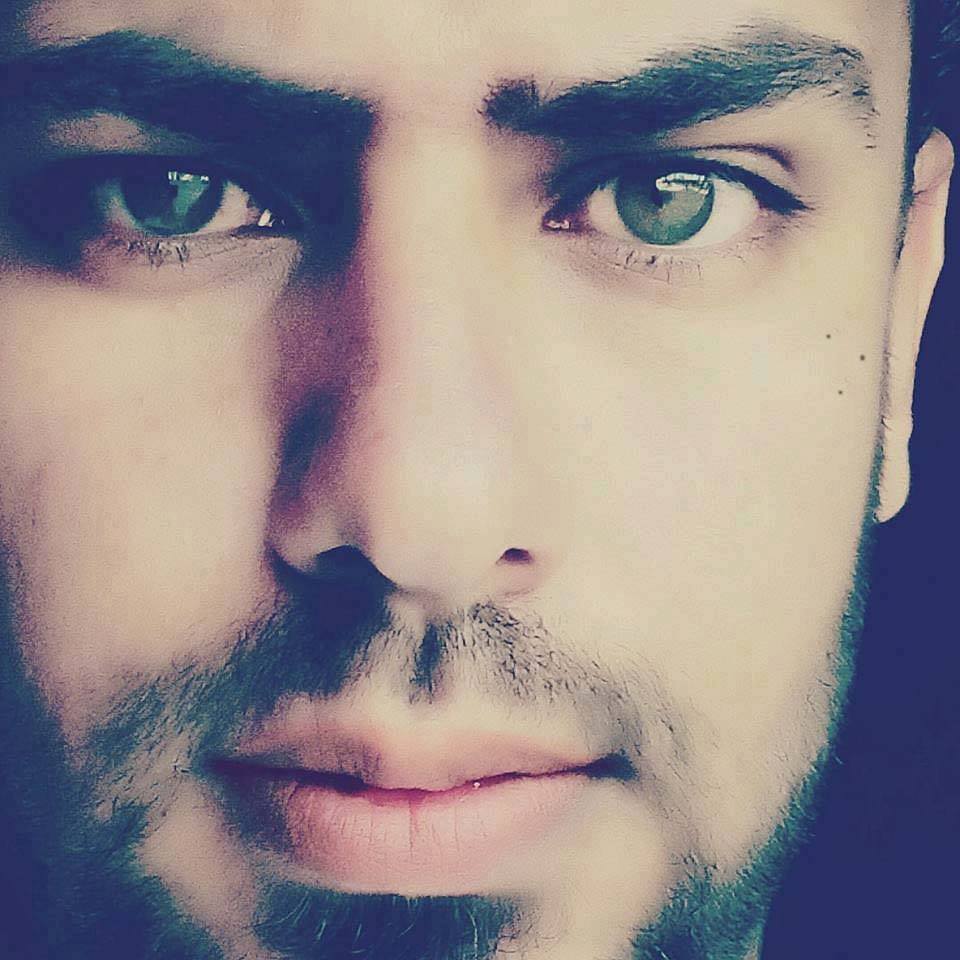 قد تجد وجهاً گوجهي ... لگن القلب❤️ لم يخلق منه أربعين 40،🙁