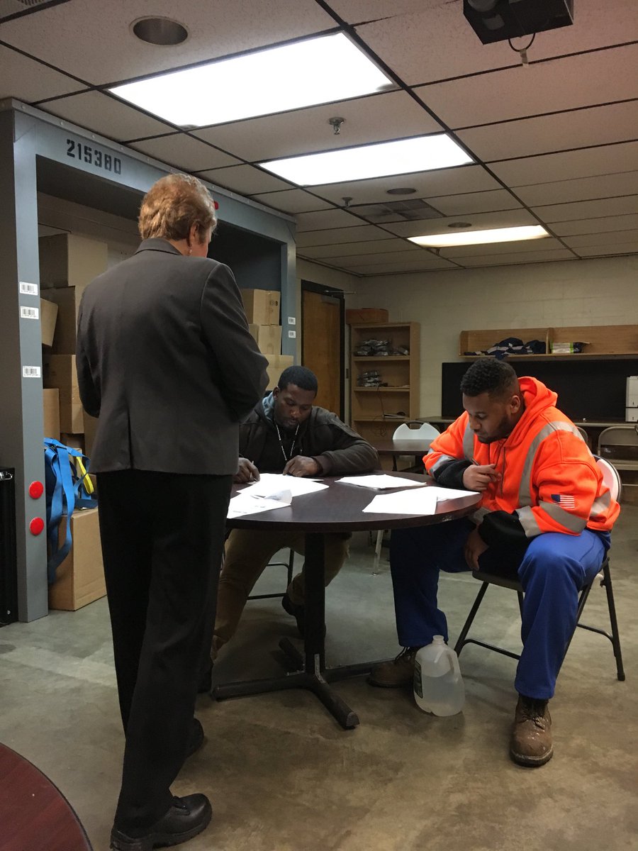 Lawnside Preload- new upsers learning how important safety is on and off the job during their Cornerstone training with Deb Iaevecchia. Deb does an outstanding job with our new hires.@ChesapeakUPSers @FoglioFrank @KevinFl78849563 @KevinQ_UPS @LarryUPS1 @UPSers  #SafetyFirst