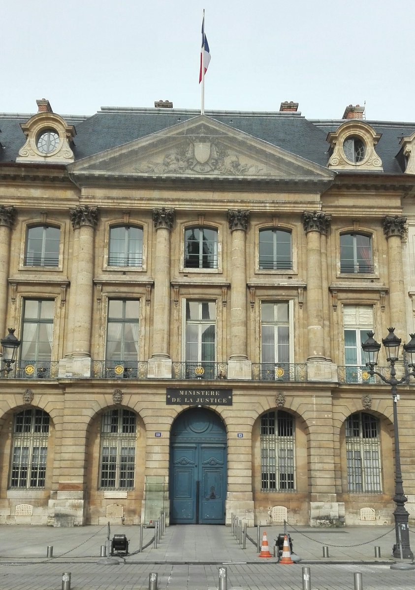 #Sentinelles place Vendôme, parce que la défense des droits de l'enfant et le respect de la vie restent une priorité
Soyons vigilants aux #EGB2018