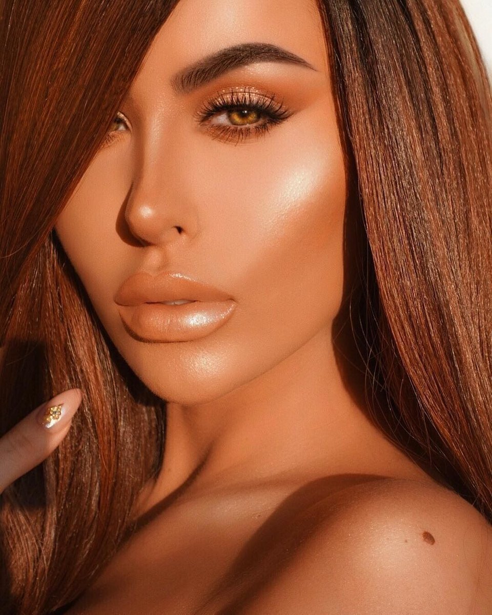 LipMonthly's tweet photo. walking on sunshine βοΈ Photo by @amrezy #anastasiabeverlyhills #norvina #abhshadows #abhbrows #anastasiabrows #doseofcolors #toofaced #toofacedcosmetics #tartecosmetics #misslyncosmetics #wakeupandmakeup #hudabeauty #desertduskpalette #hudabeautydesertdusk #shophudabeauty https://t.co/hkTi9kZFNQ