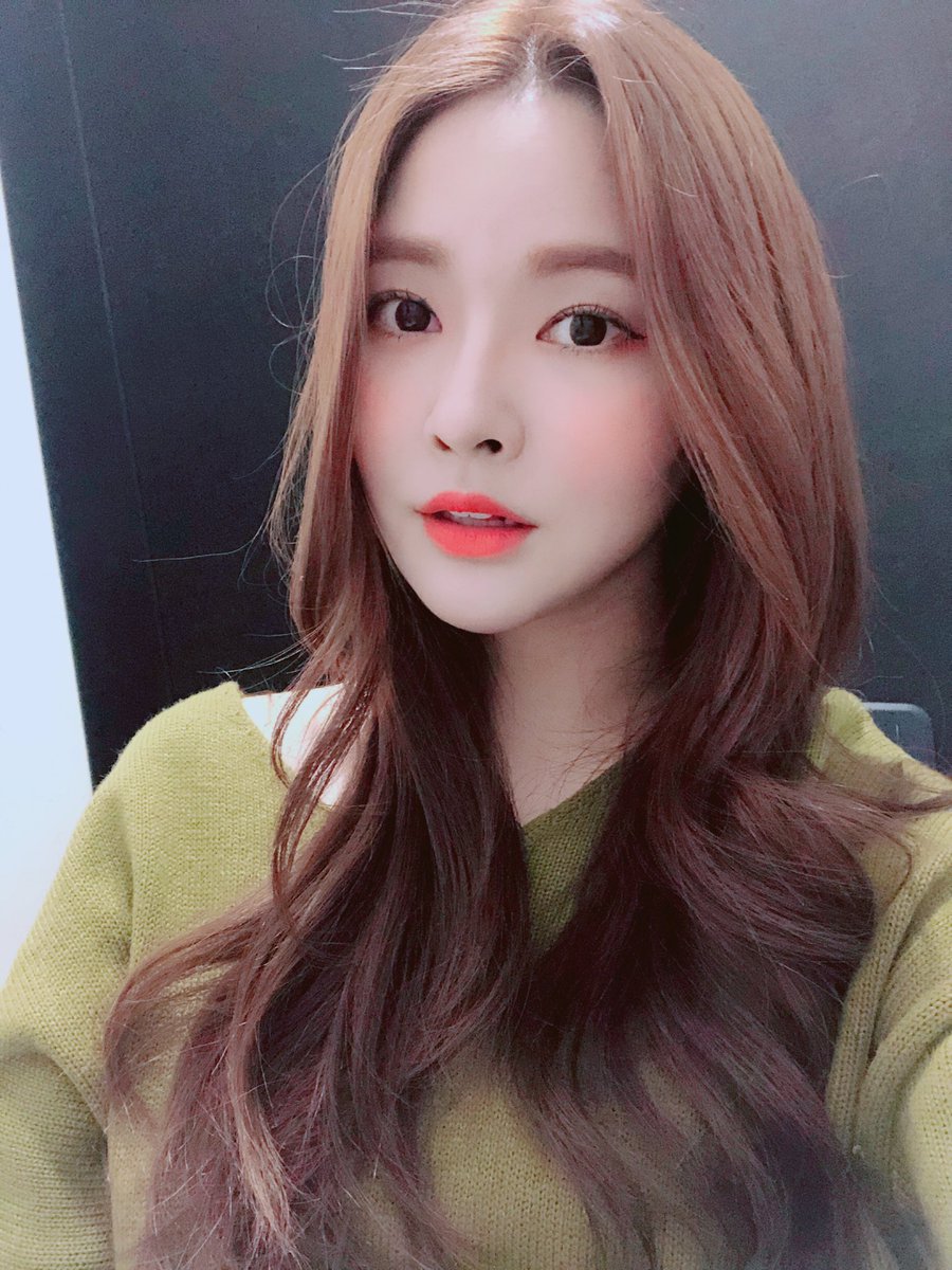 popofficial2017's tweet photo. [봄 연주 도착🌼]
거리거리마다 벚꽃이 팝콘처럼 한가득 피어오르고 날씨까지 참 완벽한데, 여러분 저랑 같이 봄 꽃 보러 갈까요~?ㅎㅎ https://t.co/hJzbDuPoff
