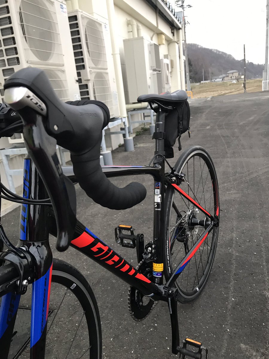 Uzivatel あや Na Twitteru 実は俺 昨日ロードバイク納車してたんです ジャイアント コンテンドsl1 18 黒のカラーです ちなみにヘルメットはジャイアントの旧チーム Alpecinの物をかいました Uzivatel あや Na Twitteru 実は俺 昨日ロードバイク納車してたんです ジャイアント コンテンドsl1 18 黒のカラーです ちなみにヘルメットはジャイアントの旧チーム Alpecinの物をかいました