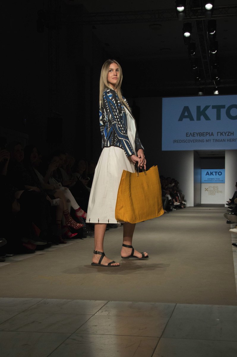 AKTOcollege's tweet photo. Η συλλογή της Γκύζη Ελευθερίας ,είναι εμπνευσμένη από  την παραδοσιακή τέχνη της ιδιαίτερης πατρίδας της σχεδιάστριας, της Τήνου!
#aktocollege #axdw #akto_fashion https://t.co/mOUsQ712HB