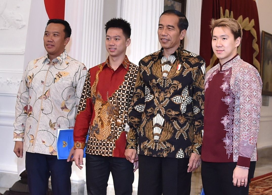 jokowi's tweet photo. Semoga prestasi “The Minions", pasangan Kevin dan Marcus di All England 2018 bisa berlanjut ke gelar Asian Games. Jangan berpuas diri dan tetap konsisten mempertahankan prestasi -Jkw https://t.co/zaAb2YzTY9