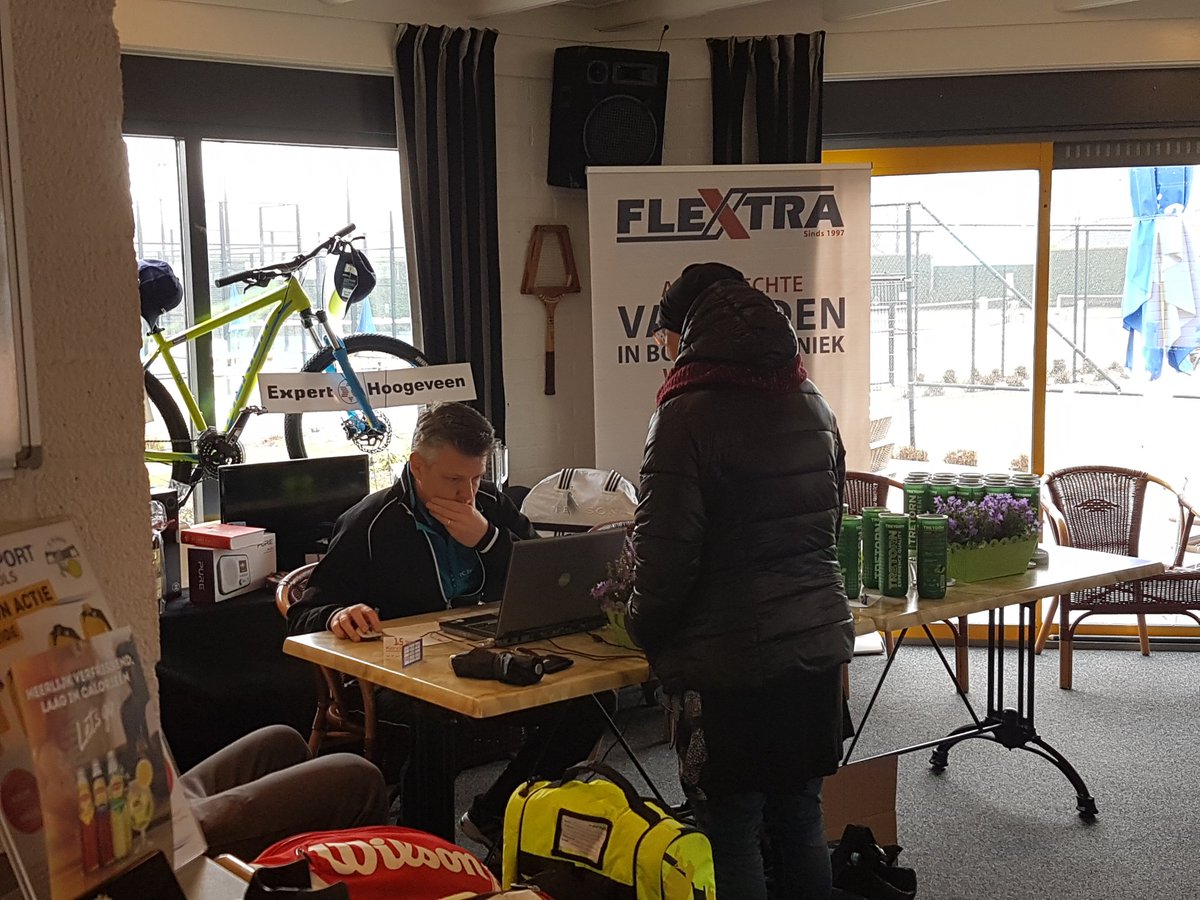 TennisTotaalOpe's tweet photo. De finaledag van Flextra Open is begonnen. Vandaag alleen maar halve finales en de finales. Dus toptennis in Hoogeveen. #flextraopen #hoogeveen #tennis https://t.co/bkDooJv2li