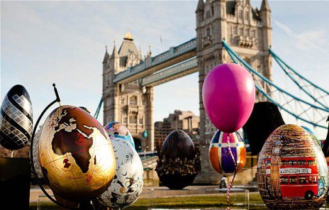 Happy #Monday, #Londoners! 🇬🇧It's #EasterMonday 🙌🐣🍫🤪and no matter if you are still #EggHunting or enjoying a #lunch #feast on today's #BankHoliday #BankHolidayMonday, we wish you a wonderful time of #renewal and much #love ❤️