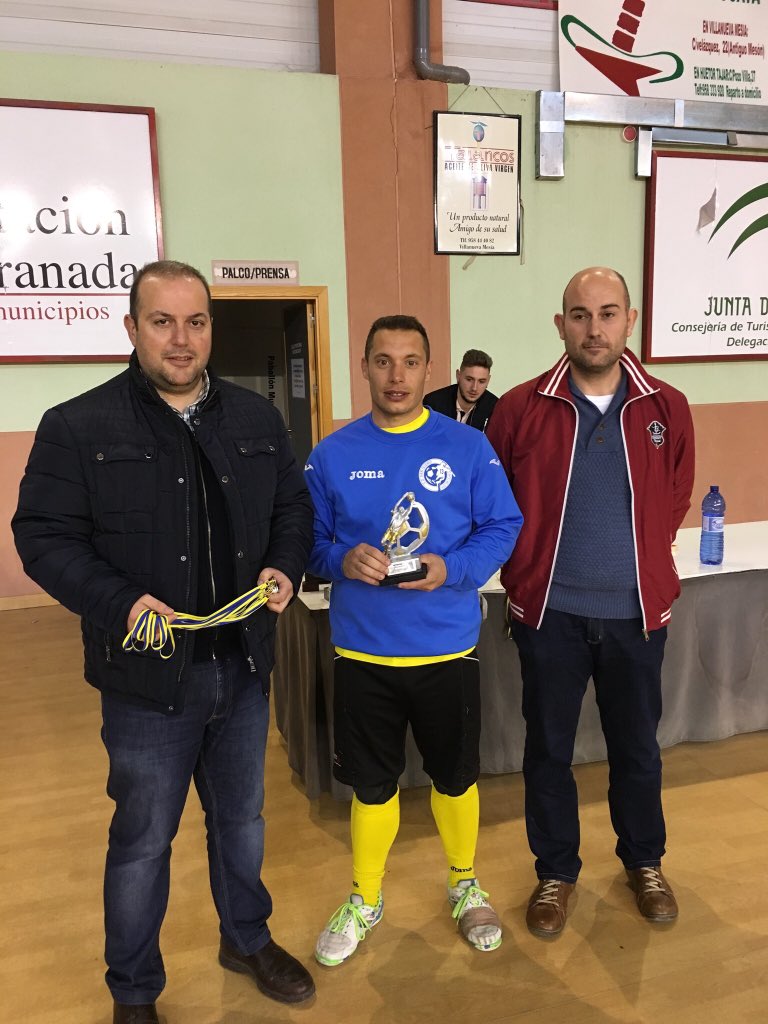 24hvvamesia's tweet photo. Mejor portero Rodrigo Villaldea (Las Escuelas ) https://t.co/onTGfJsRoZ