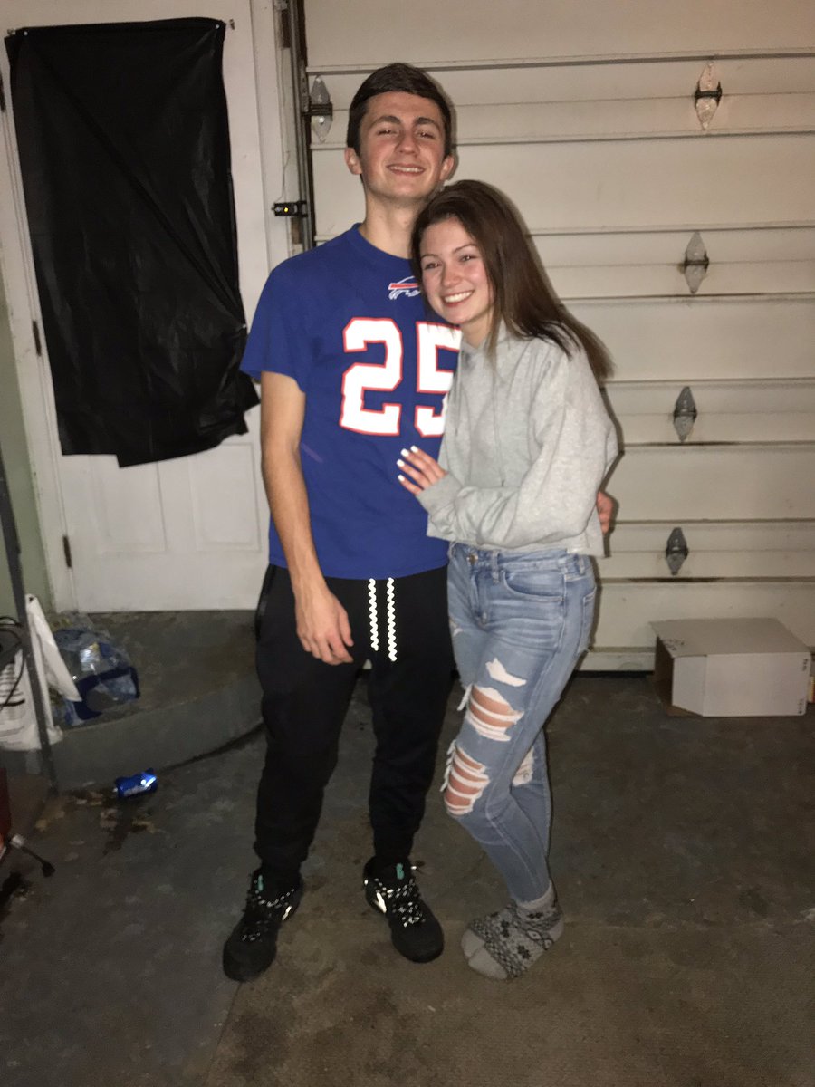 al_hiam10's tweet image. Happy birthday to my best friend thank you for being you have the best of day I love you