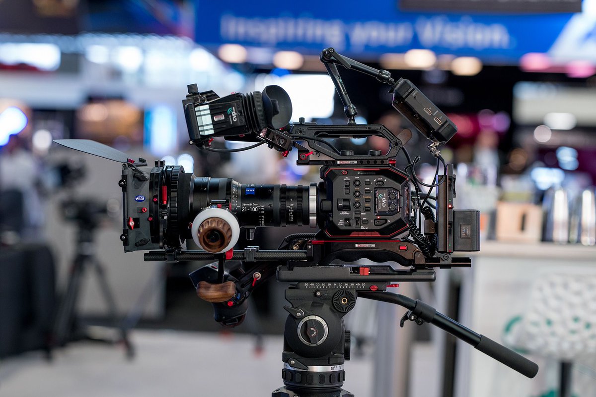 Calling all <a href="/PanasonicProEU/">PanasonicProEU</a> #EVA1 shooters, users and owners (incl. potential owners)

The long awaited EVA1 firmware 2.0 is live. Highlights include ALL-I codec recording and enables up to a 5.7K RAW output

eww.pass.panasonic.co.jp/pro-av/support…

What do you think of the new firmware update?