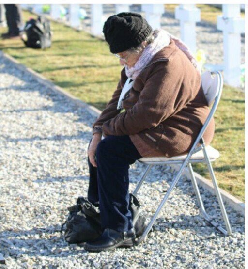 HambreCero's tweet image. Sí, Emilia.
"El estaba ahí!"

(Lápiz sobre papel)
De José Garay.

#MalvinasArgentinas