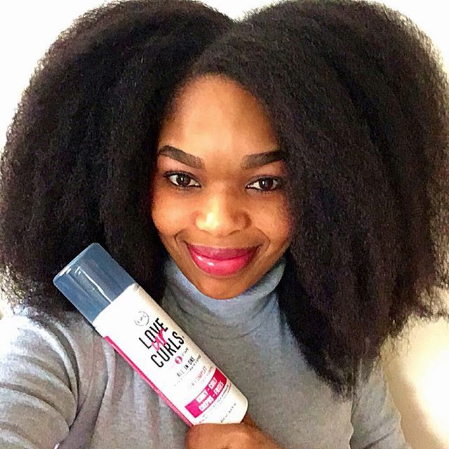 LUSbrands's tweet photo. “Stay tuned for a detailed tutorial on this amazing all-in-one product. It’s #magic ✨I can’t stop running my fingers through my hair.💆🏽♀️
Happy Hair Growing👸🏽😘 “
📷 @bbksupernatural
#curlyhair #curlhairtwitter #lengthgoals #lusbrands https://t.co/HwsdPedx3t