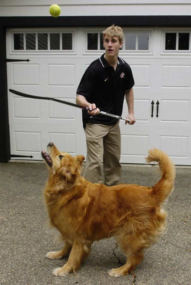 Fergus_Connolly's tweet image. Early games (fun) generalization should take precedence over early sports specialization ...
 
alturl.com/jfdf2
(Fear, greed, broken dreams: How early sports specialization is eroding youth sports by J.J. Adams, Vancouver Sun)