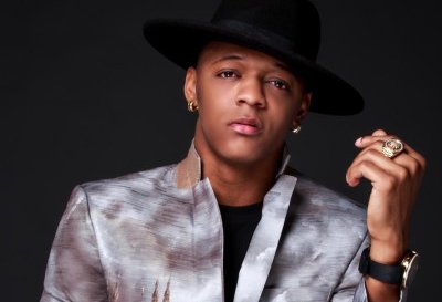 Considerado como uno de los artistas urbanos del momento, <a href="/PapaSecreto/">S E C R E T O</a> aterriza en #Madrid el 25 de abril para ofrecer su show a todos los asistentes del <a href="/TeatroBarcelo/">Teatro Barceló</a>.

Más información en notikumi.com/2018/4/4/my-te…