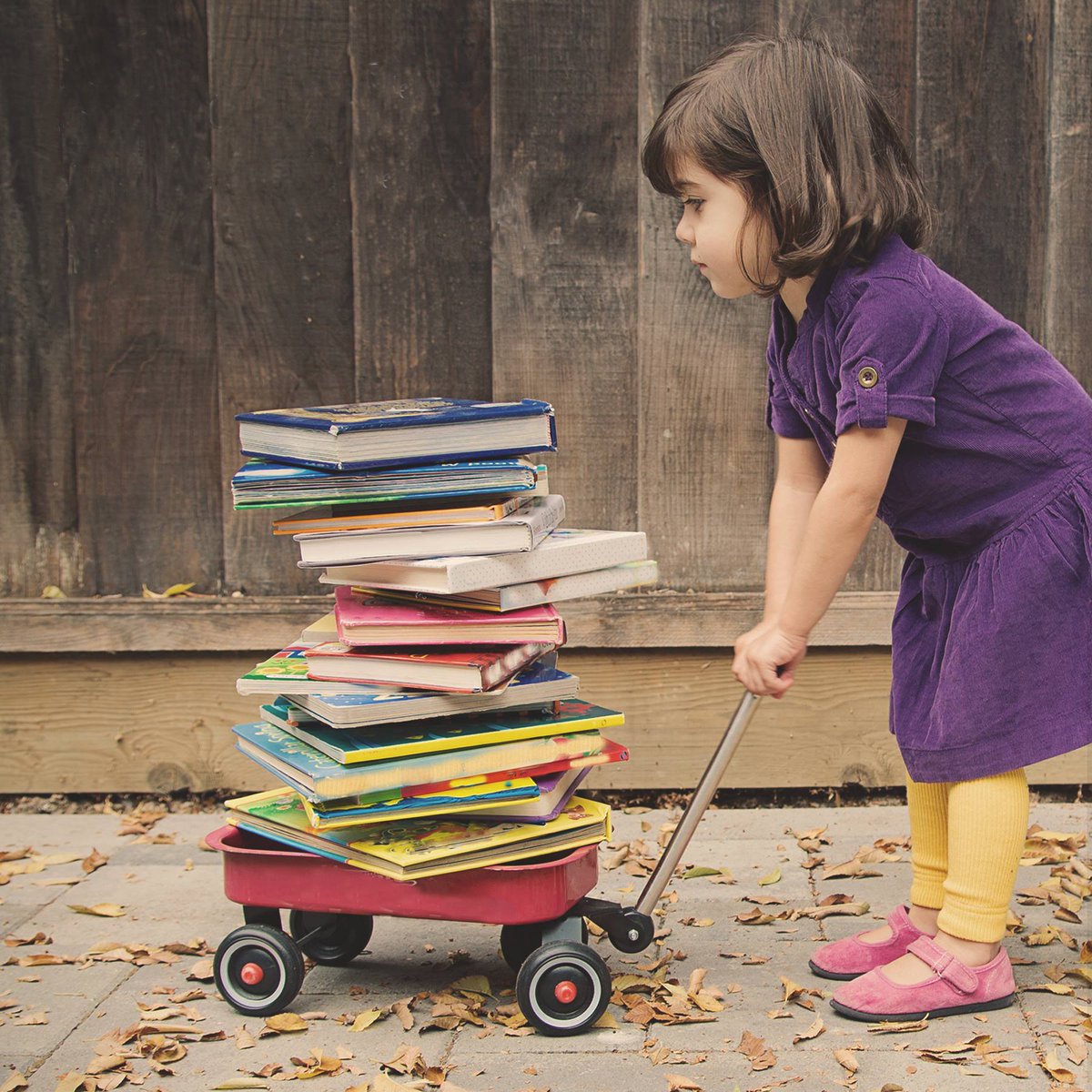 HowLifeUnfolds's tweet image. Celebrate #InternationalChildrensBookDay by reading to your little ones today. What is you favorite childhood book? #15Pages #LoveBooks