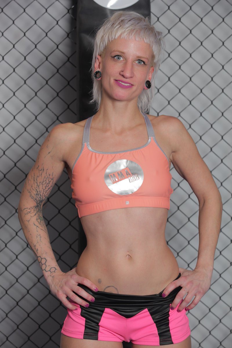 MMAXXXSESSIONS's tweet photo. @LunaToxxxic will be sessionning from the all new #MMAXXX Arena
Sunday 8th April. 
Contact her on the link below to book &amp; have a sneak peak of what the @MMAXXXSESSIONS may have in store for you when we launch very soon.
https://t.co/E4PITARZy3 https://t.co/vvENeCVbuU