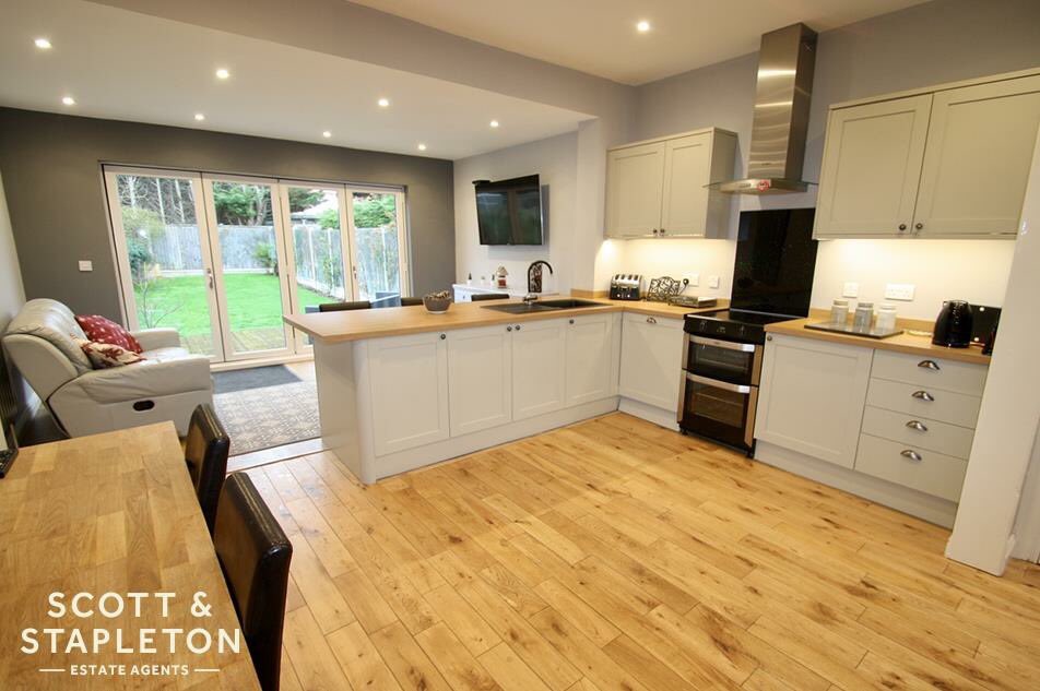 We're delighted to present to market this wonderful family home in Leigh-on-sea!🏡🏡

Please contact our sales team on: 01702 471 155 to arrange a viewing or more info. 
 
📍 - Elmsleigh Drive. 
🏷 - Offers in excess of £400,000.
⛓ - No onward chain.
🏠 - Extended to the rear.