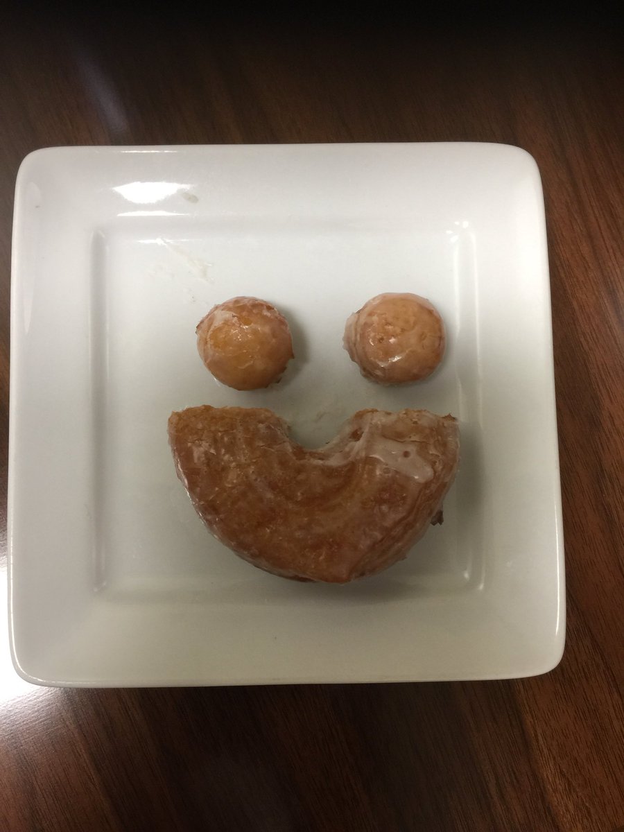 tyryboys's tweet photo. It’s the sweet little gestures that mean the most! #SmileyFaceDonuts #SweetHubby #DowntownSampler @mdfahrbach https://t.co/rtBh73S4Ol