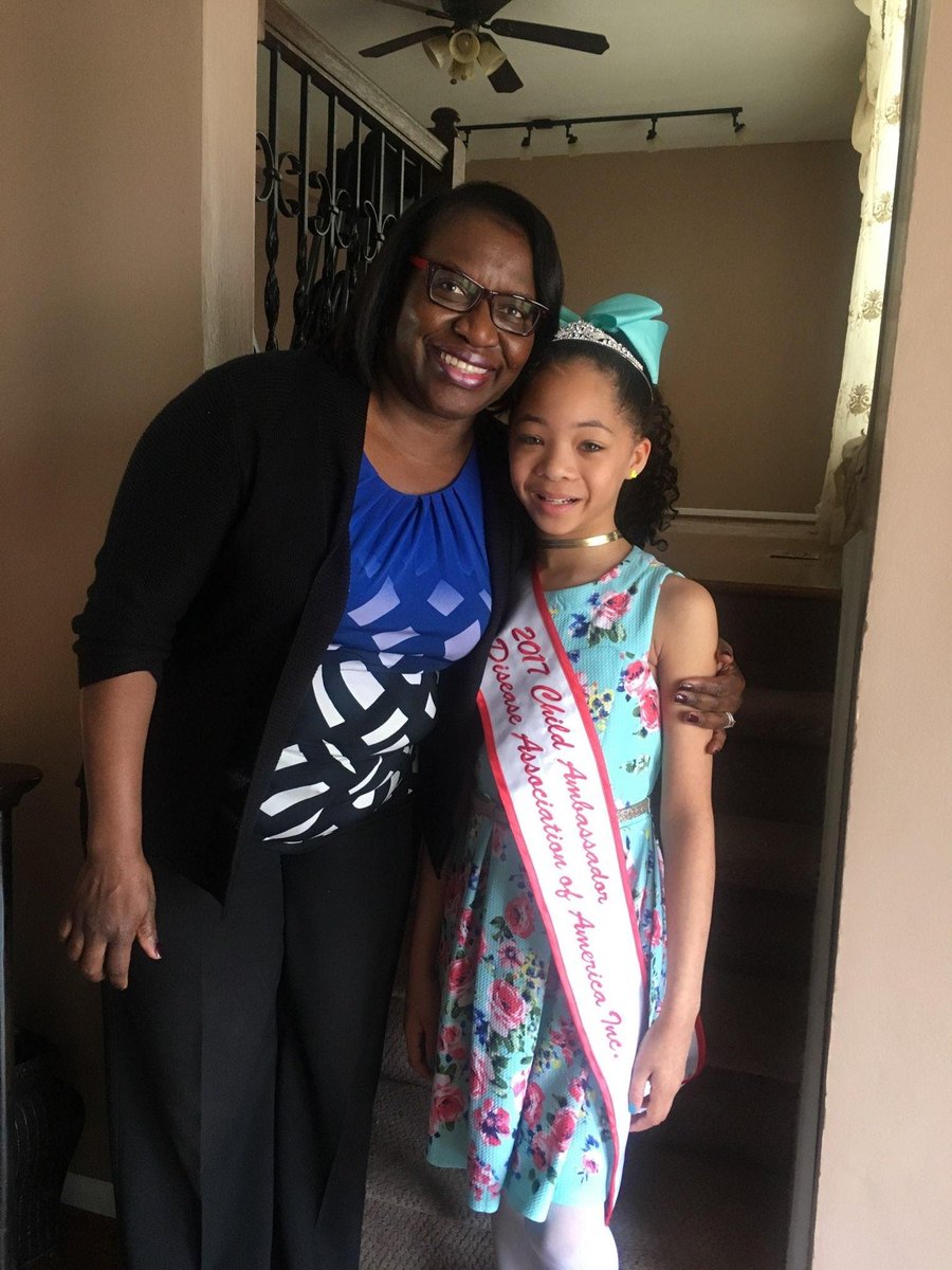 SCDAAorg's tweet photo. Over the weekend, #SCDAA President Beverley Francis-Gibson @BeverleyFranc19 had the opportunity to meet our National Child Ambassador Kiarra Roseburgh @KIWKIARRA in Philadelphia! #SCDAA loves working with this special young lady! #sicklecelldisease #sicklecell #SCD #SCT https://t.co/CoccWMbTyj