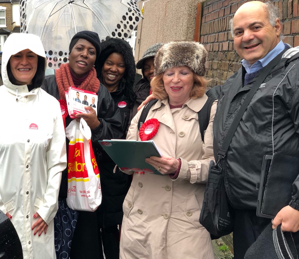 KarakusSaray's tweet photo. Rain can't put us off the #LabourDoorstep 🌹Lower Edmonton #positivelylabour #enfieldlabour #edmontonlabour #labourparty #thelabourparty #aneffectivevoiceforenfield #VoteLabour #VoteLabourMay3 https://t.co/ST8giSnORa