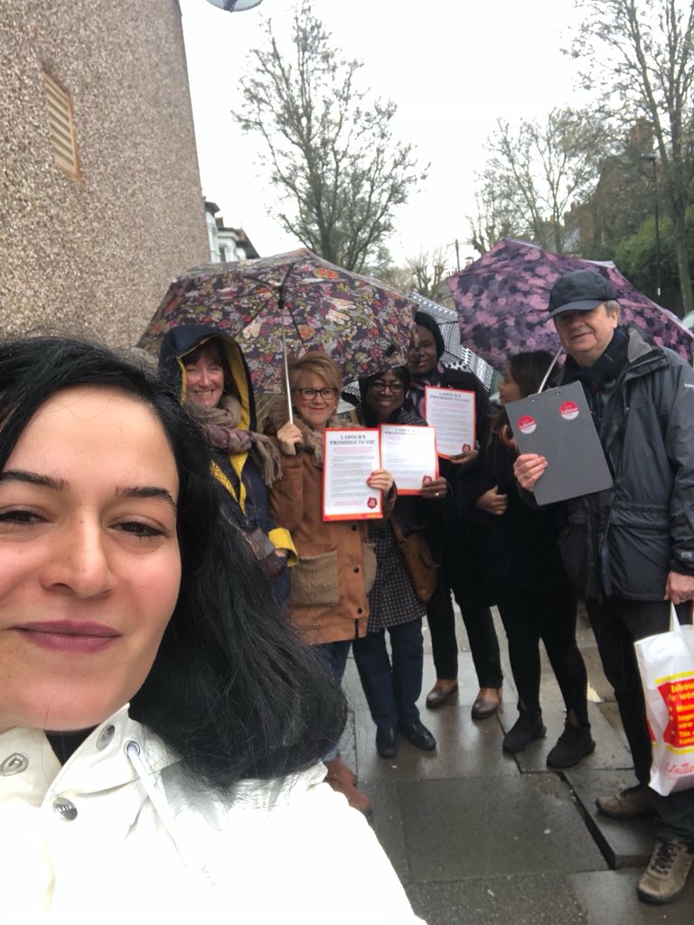 KarakusSaray's tweet photo. Rain can't put us off the #LabourDoorstep 🌹Lower Edmonton #positivelylabour #enfieldlabour #edmontonlabour #labourparty #thelabourparty #aneffectivevoiceforenfield #VoteLabour #VoteLabourMay3 https://t.co/ST8giSnORa
