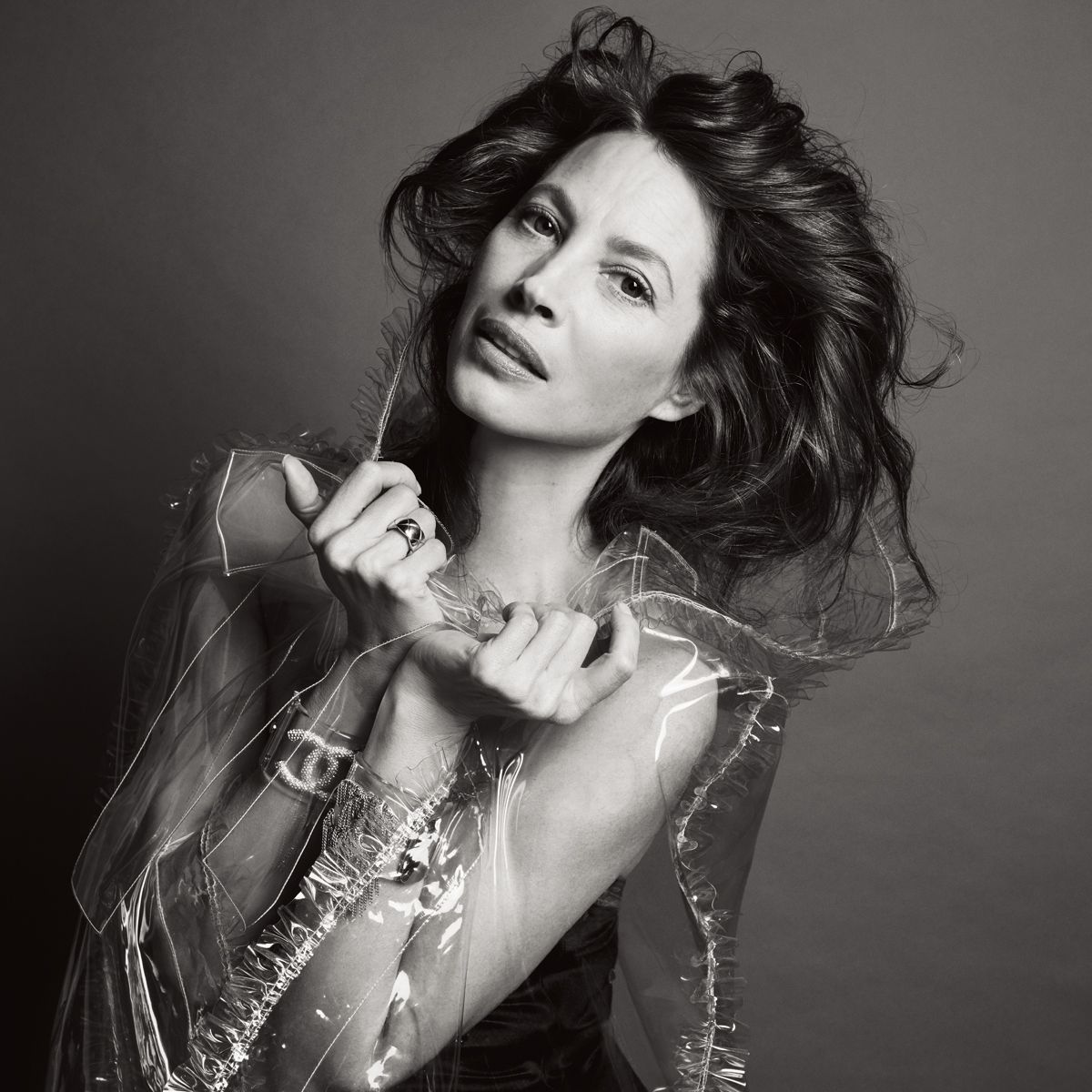 X-এ VOGUE JAPAN: 