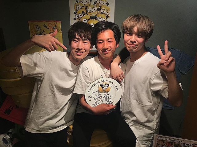公式 居酒屋いくなら俺んち来い 所沢店 お誕生日のあっきー 記念すべき20歳の誕生日 ステキな大人になってね 居酒屋 居酒屋いくなら俺んち来い いざこい 所沢 いざとこ 誕生日 Birthday サプライズ チョコペンアート 誕生日