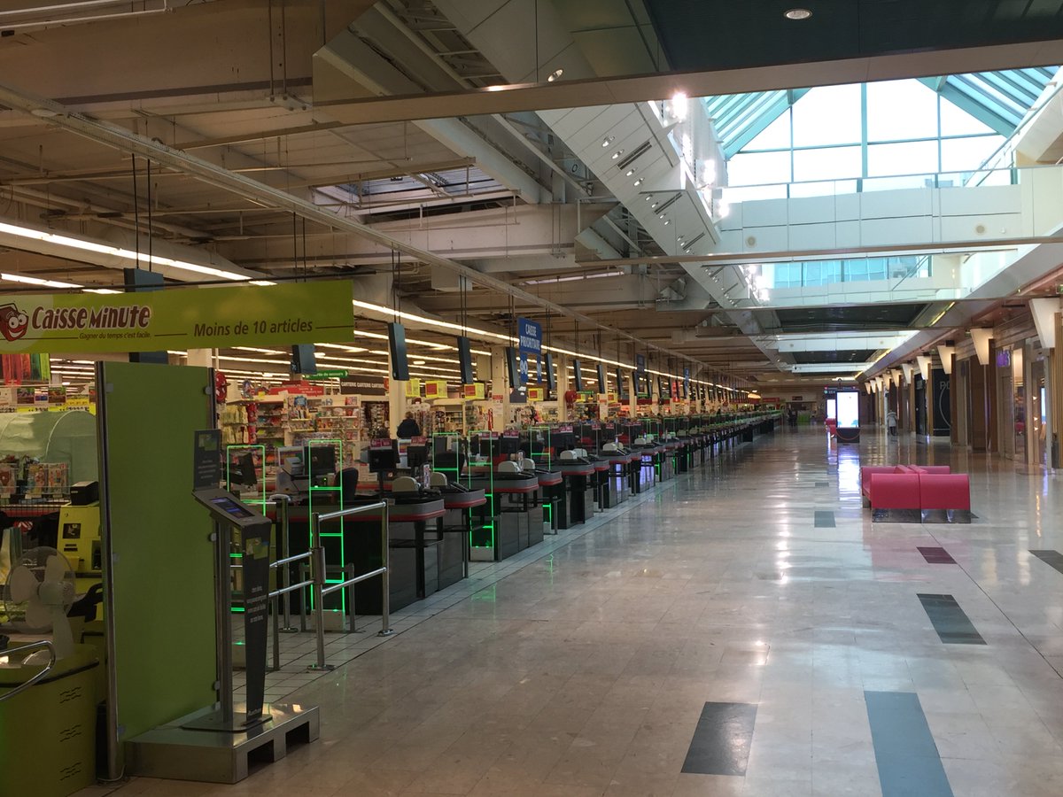 pcenserver's tweet image. 92 #caisses enregistreuses sont fermées ...
Il est temps de #rentrer à la #maison ... Au revoir #France!