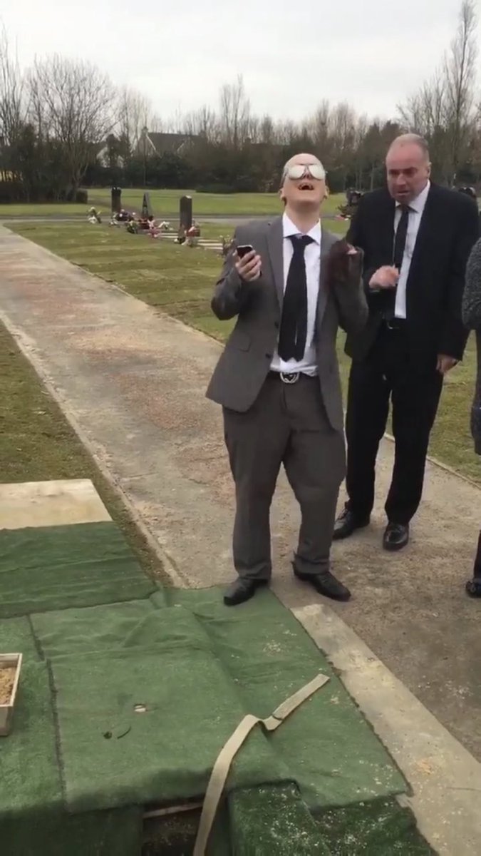 benoobrown's tweet photo. the three stages of a bank holiday weekend https://t.co/kmuOIbpn8G