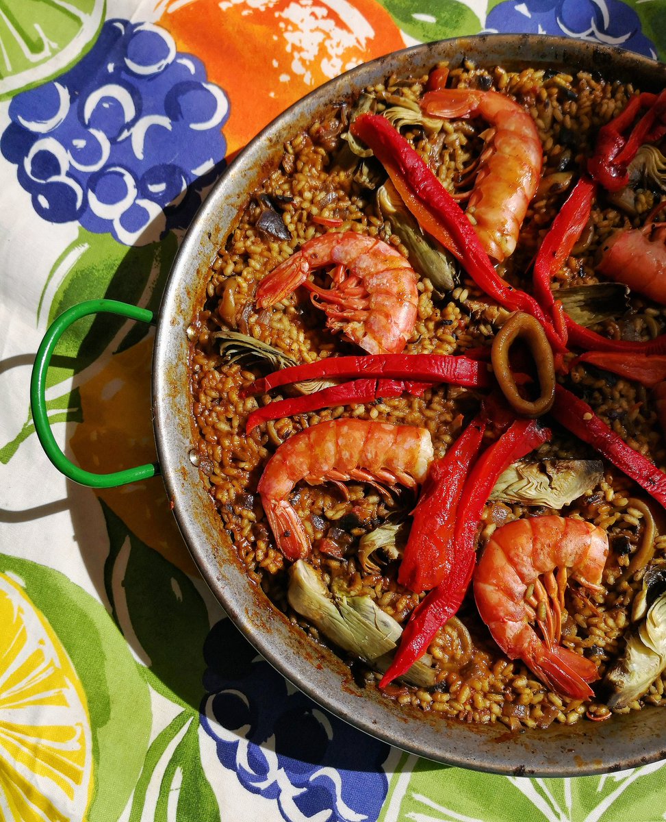 La particular mona de este soleado lunes 🦑🦐🥘🍴
#Paella #PaellaDay #PaellaTime #PaellaLife #PaellaFestival #Paellaporn #PaellaPic #PaellaPhotography #Paellagasm #PaellaLovers #PaellaAddict #LosGlotones #ElsGolafres #FoodMoments #GastroLovers #GastroVictims