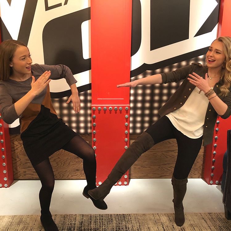 Trop contente d’avoir partagé ce grand moment avec la belle <a href="/Emma_Lepine_/">Emma Lépine</a> ❤️ Merci encore une fois <a href="/laVoixTVA/">La Voix</a>  et merci au meilleur coach <a href="/Garou_officiel/">Garou</a>