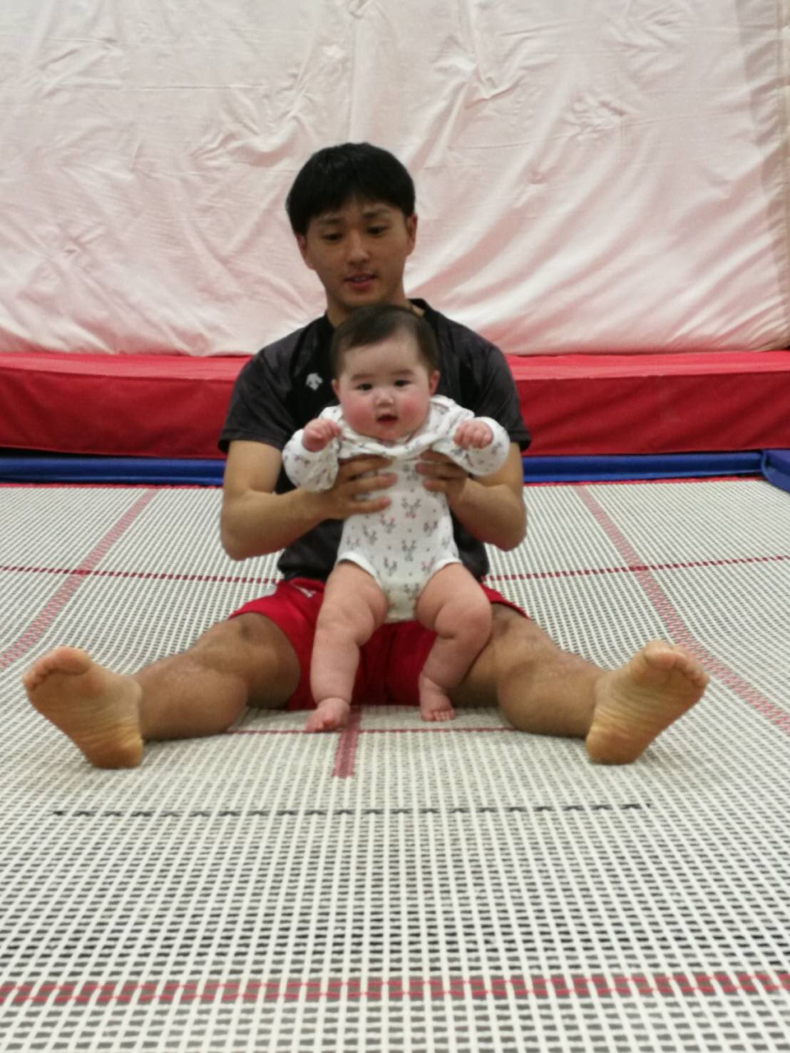伊藤正樹 娘がトランポリン体験 満足そうな顔をしてやがる 笑 足太いから活かされたらいいね 笑 T Co Mqee3yscys Twitter