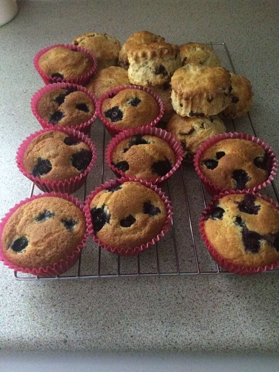 kpwb32's tweet photo. Snowy bank holiday baking scones and @PaulHollywood’s blueberry muffins. https://t.co/viUfJkKWga