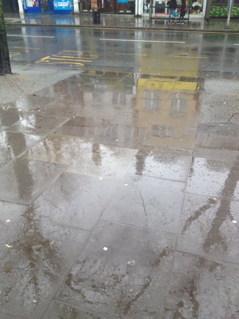 camanmore's tweet photo. Go to London at Easter, they said. You'll love it, they said... #MotorwaysBlocked #TrainsOff #GigCancelled #AndAsForTheWeather https://t.co/KbgjEjQ2qi