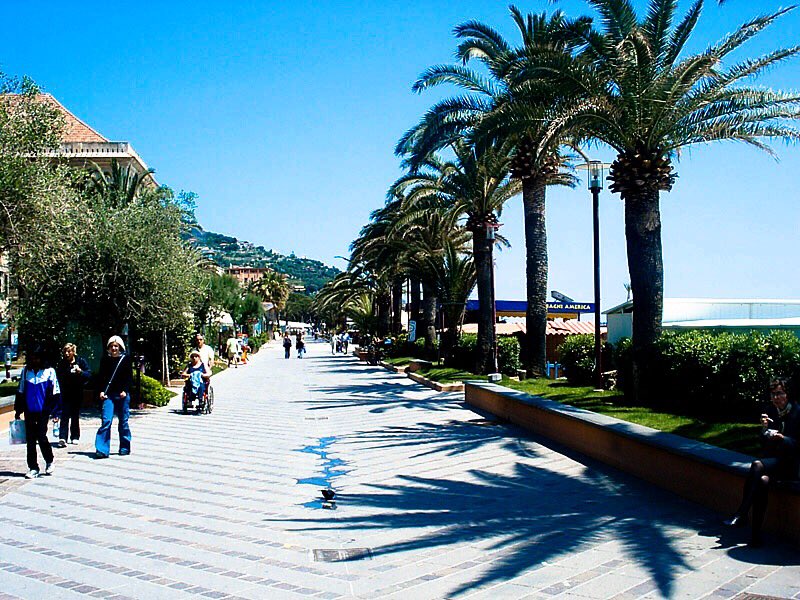 AskToUs_'s tweet photo. 🌴 s u n n y ☀️ d a y 🌴 #FinaleLigure 💯🇮🇹 where are you spending your Easter Monday?
.
[🚀] https://t.co/xp1zfUY10S
.
#AskToUs #HappyEasterWeekend 
#Tourlife #Edm #travel #Edmlife
#springbreak #bloggerswanted #tbtten #liguria https://t.co/f0fCiaeDY2